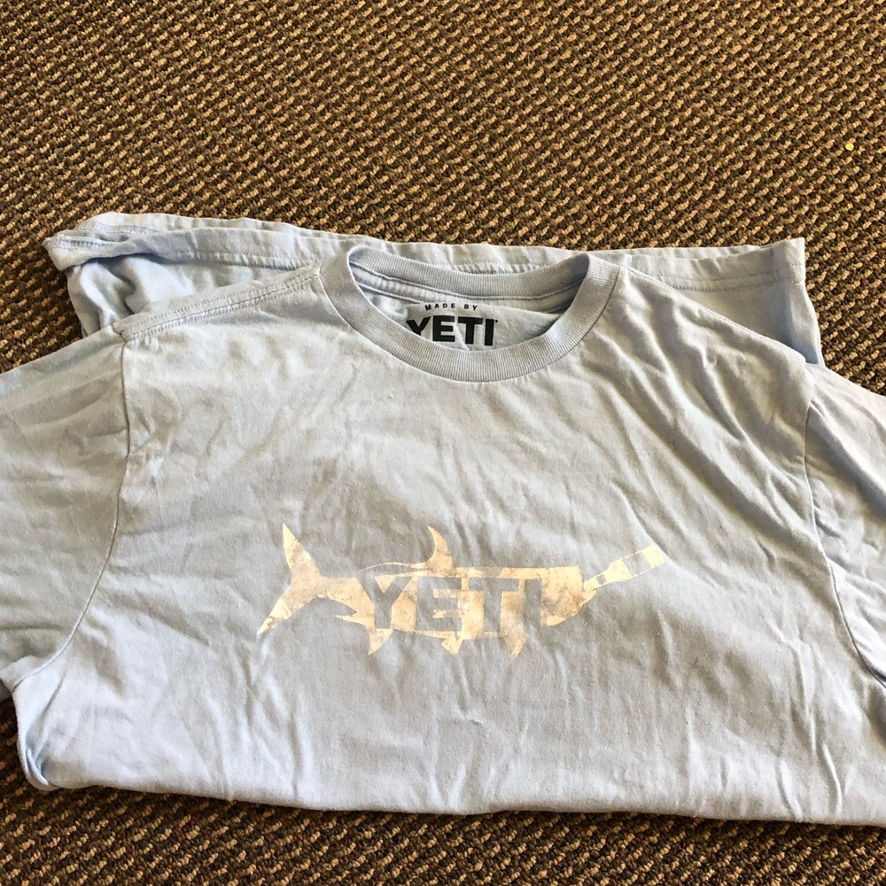 Yeti shirt small